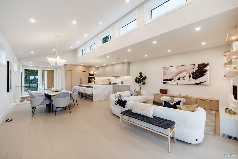 971 Adderley Street North Vancouver, BC - 16