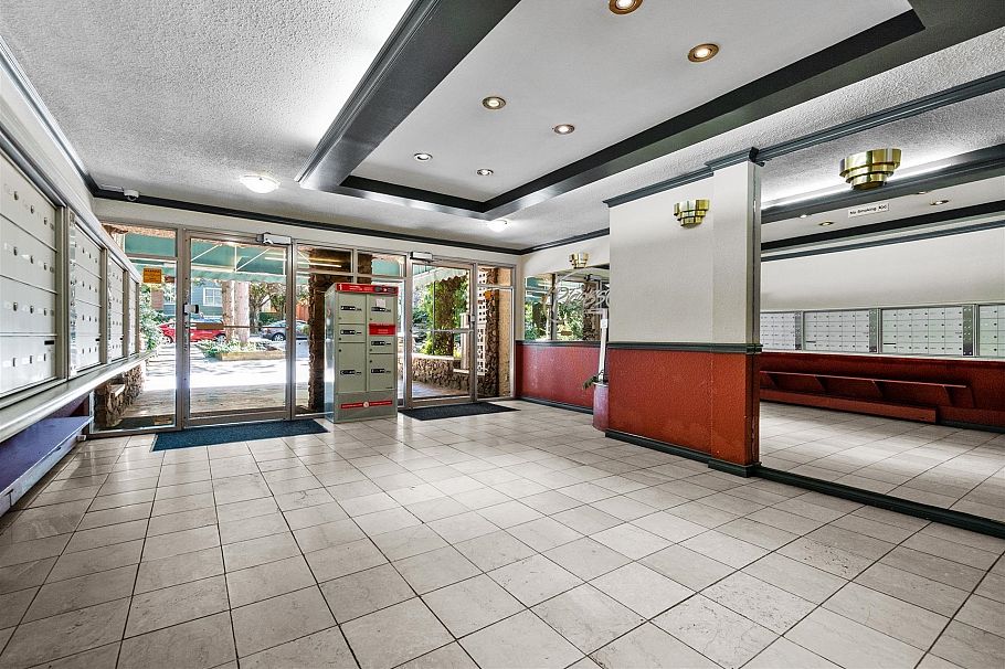 213 711 E 6th Avenue Vancouver, BC - 2