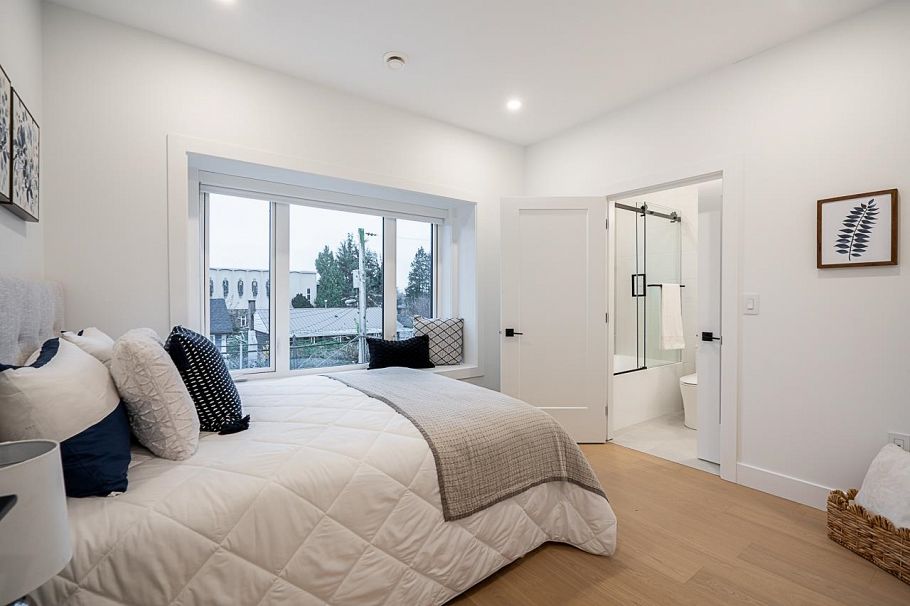 2331 E 49th Avenue Vancouver, BC - 16