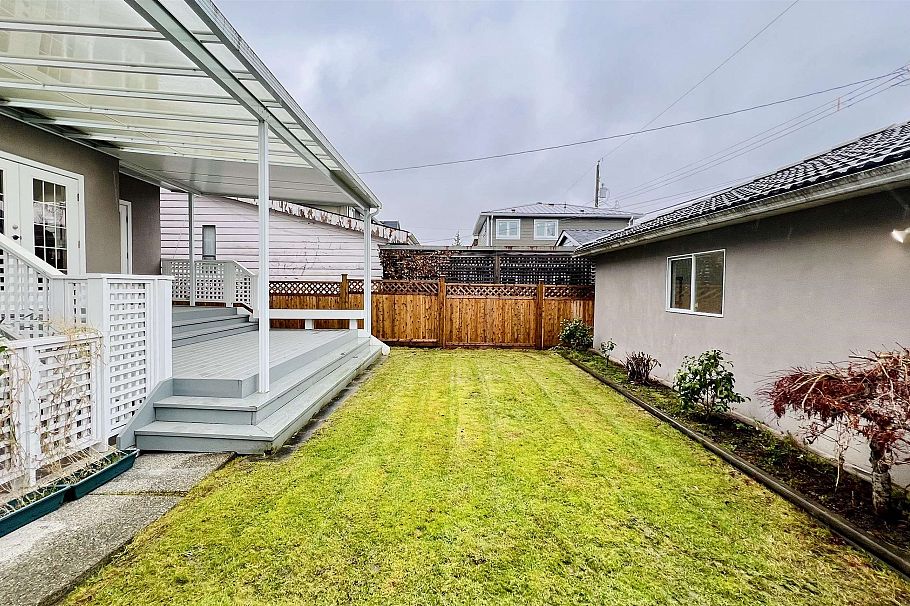 2813 W 21st Avenue Vancouver, BC - 32