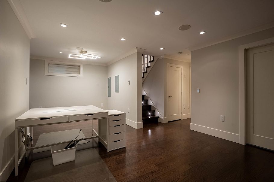 1895 W 60th Avenue West Vancouver, BC - 18