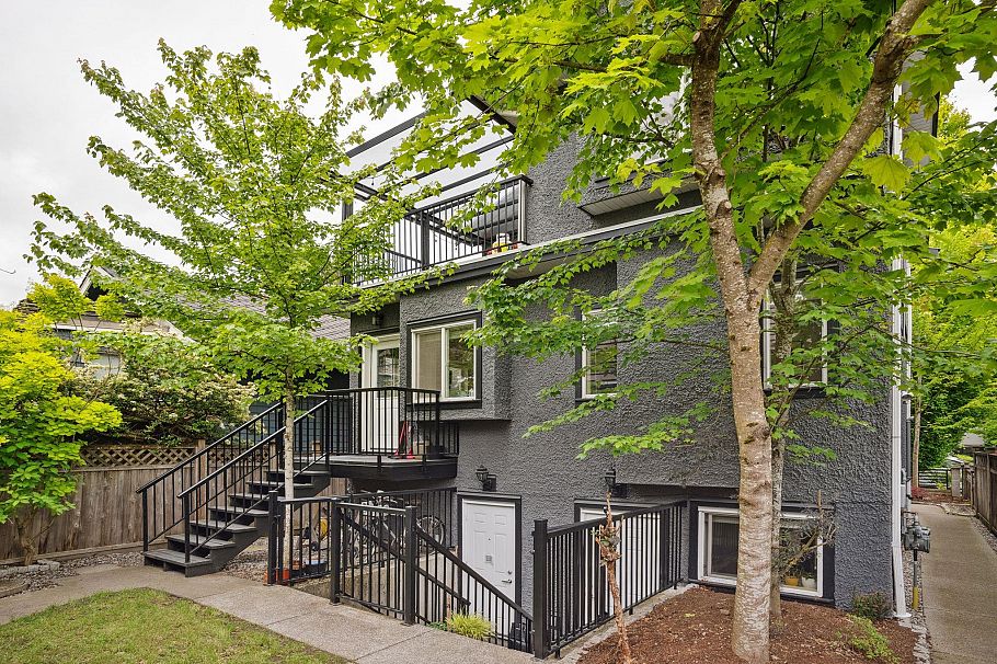 5187 Sherbrooke Street Vancouver, BC - 32