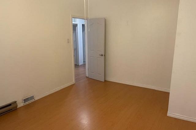 3034 Glen Drive Vancouver, BC - 17