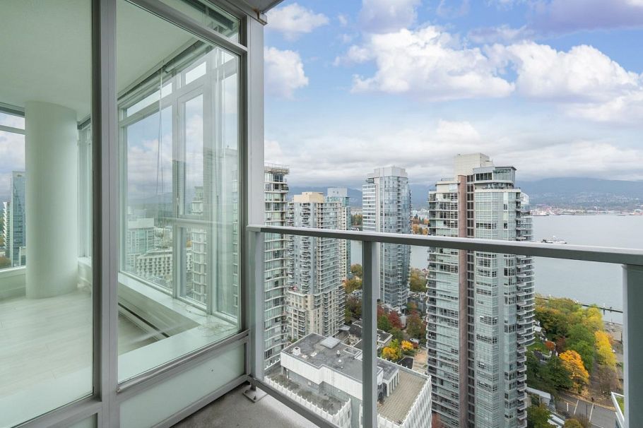 2601 1188 W Pender Street Vancouver, BC - 26