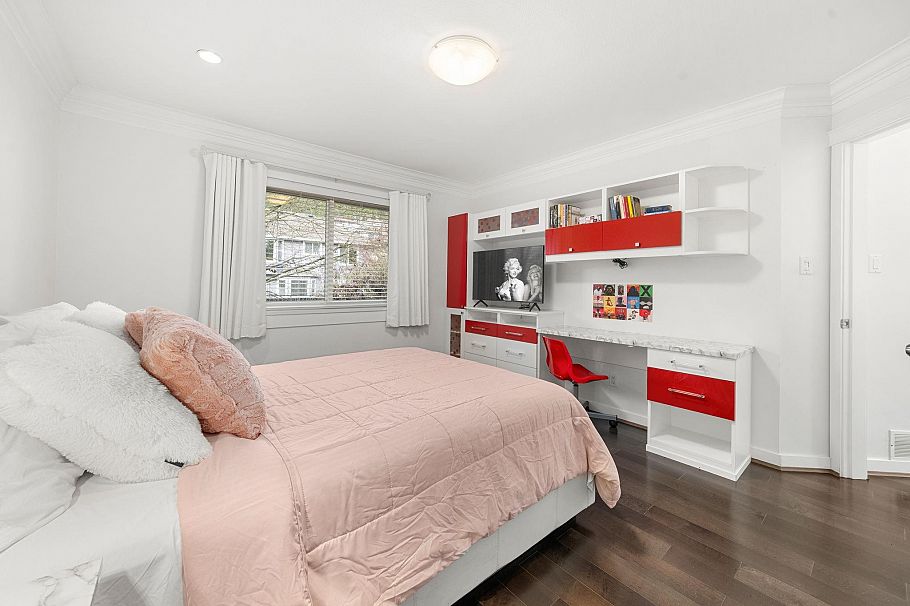 2733 Tempe Glen Drive North Vancouver, BC - 25