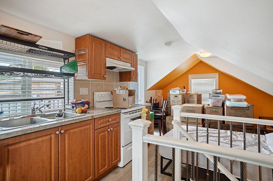 5187 Sherbrooke Street Vancouver, BC - 18