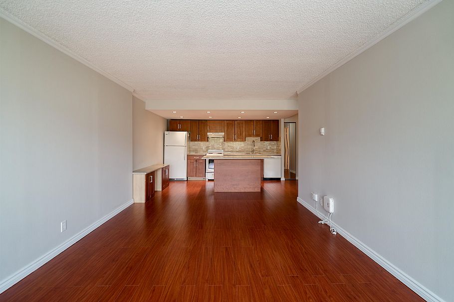 1319 2012 Fullerton Avenue North Vancouver, BC - 2