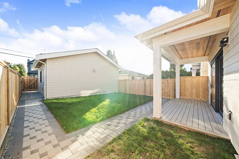 3925 Wallace Street Vancouver, BC - 28