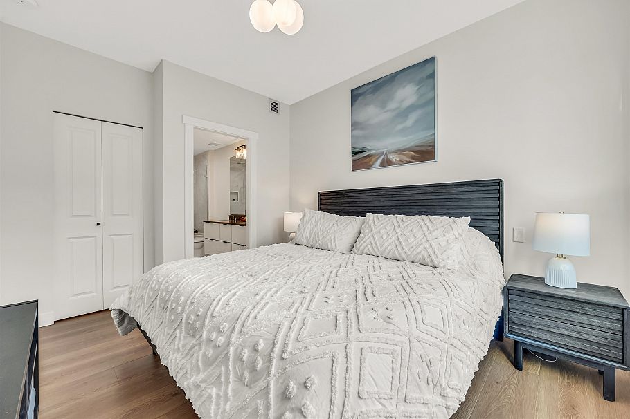 404 2632 Library Lane North Vancouver, BC - 17