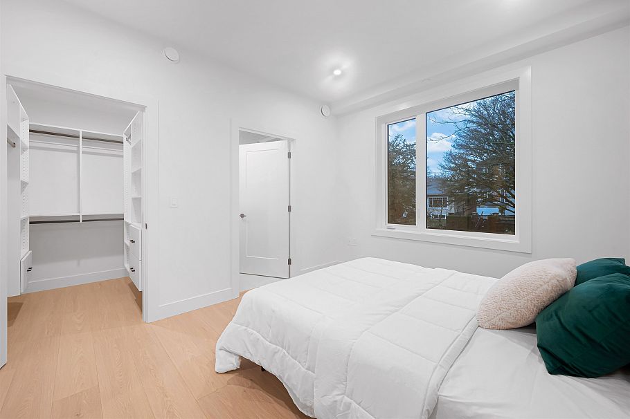 2 5554 Culloden Street Vancouver, BC - 17