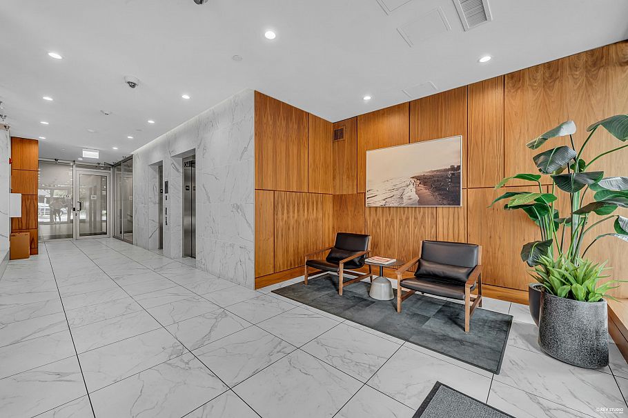 308 177 W 3rd Street North Vancouver, BC - 2