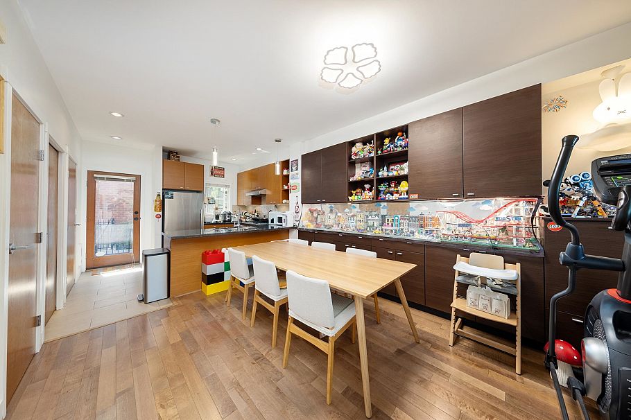 1016 W 45th Avenue Vancouver, BC - 12