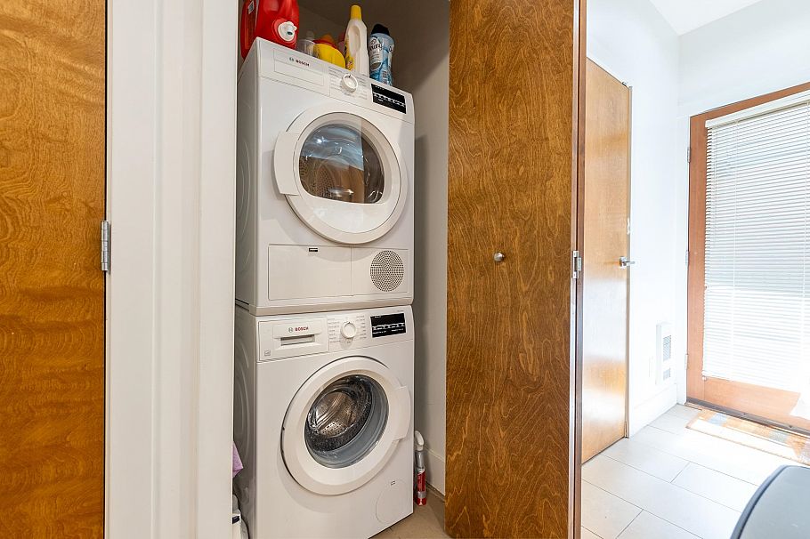 1016 W 45th Avenue Vancouver, BC - 25