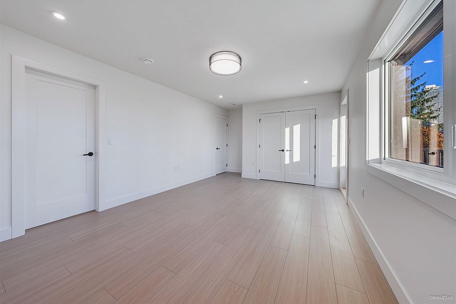 4 4211 Graveley Street Burnaby, BC - 26