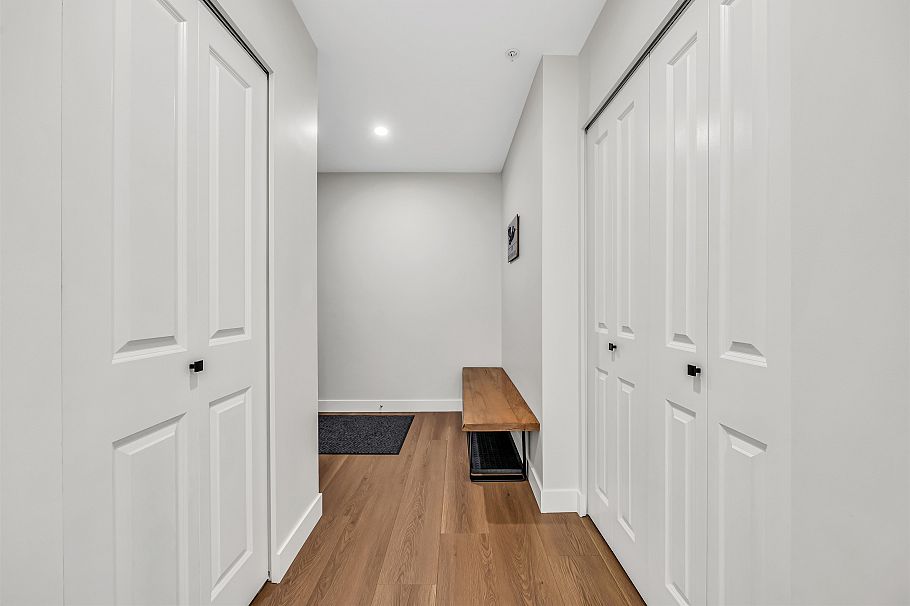 404 2632 Library Lane North Vancouver, BC - 28