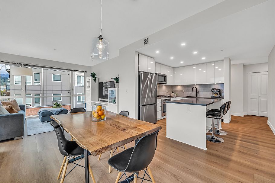 404 2632 Library Lane North Vancouver, BC - 18