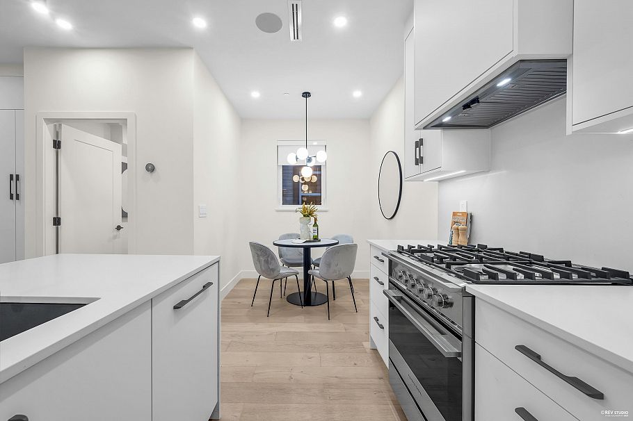 1 65 E King Edward Avenue Vancouver, BC - 10