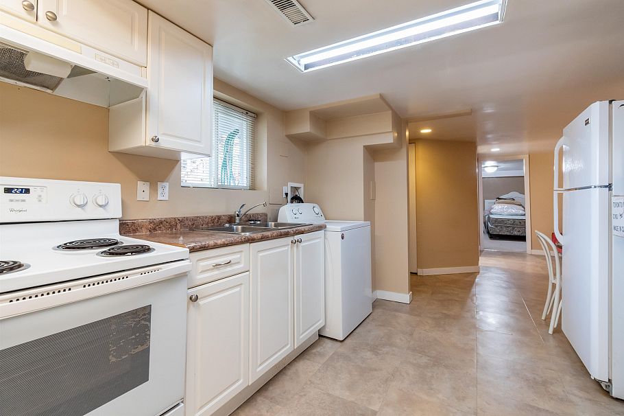 1945 W 45th Avenue Vancouver, BC - 18