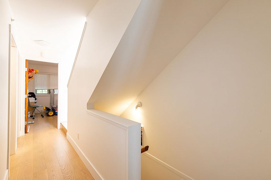 1016 W 45th Avenue Vancouver, BC - 26