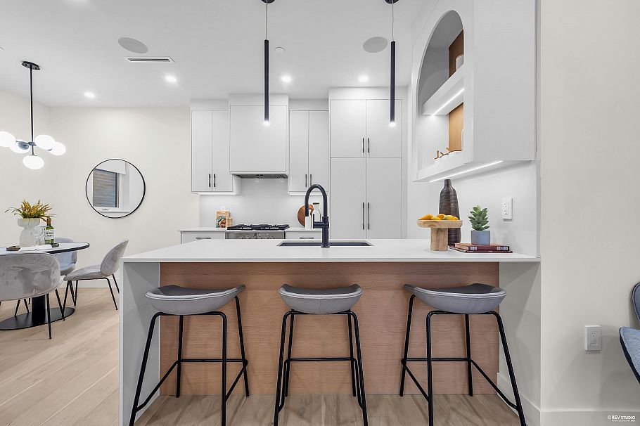 1 65 E King Edward Avenue Vancouver, BC - 6