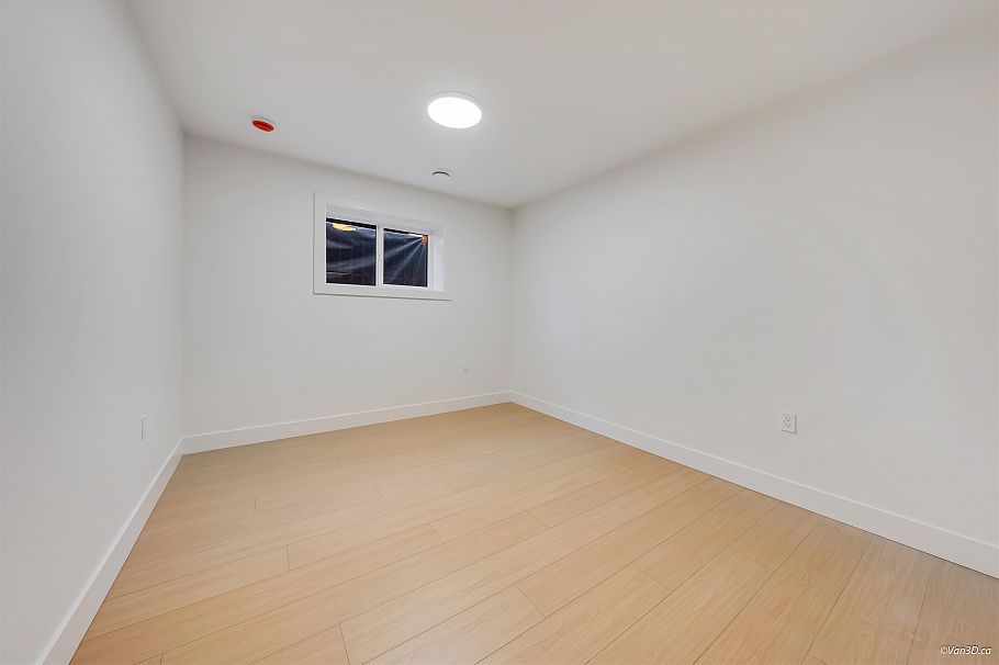 2 4211 Graveley Street Burnaby, BC - 33