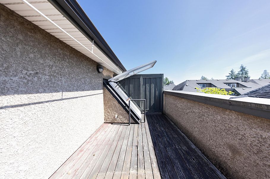 1016 W 45th Avenue Vancouver, BC - 31