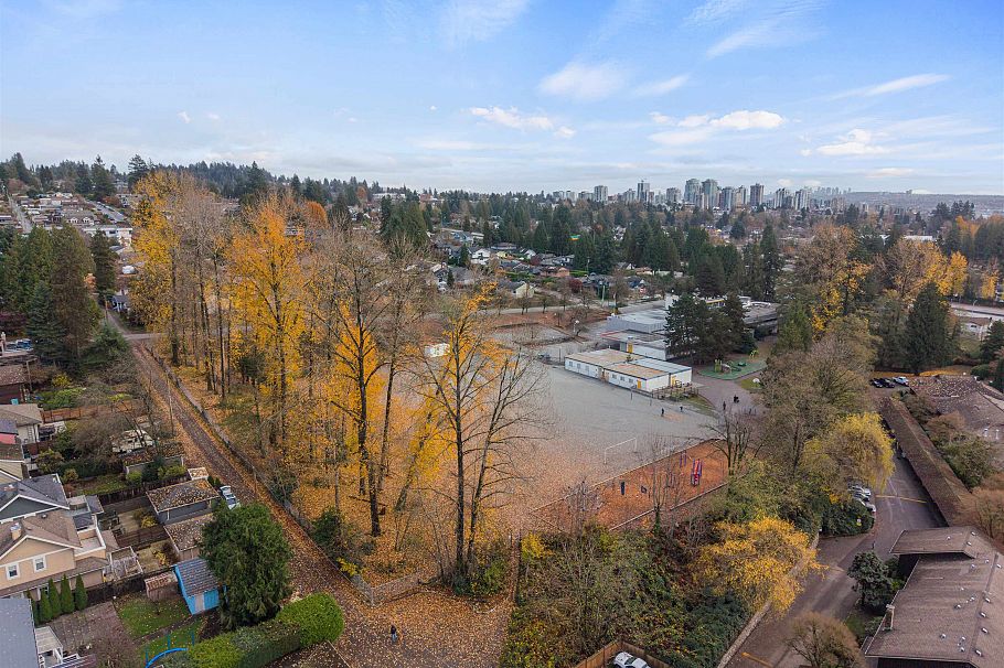 609 555 W 28th Street North Vancouver, BC - 17