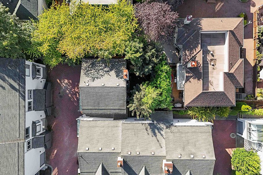 1621 Fell Avenue North Vancouver, BC - 29