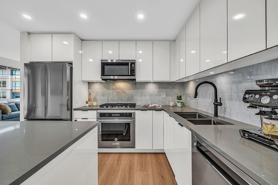 404 2632 Library Lane North Vancouver, BC - 21