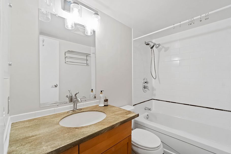 406 1510 W 1st Avenue Vancouver, BC - 11