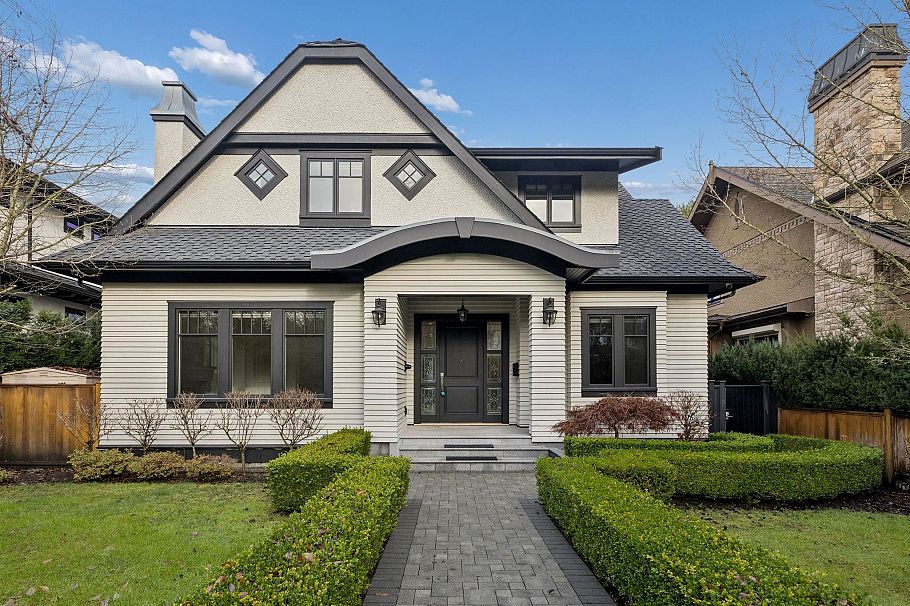 1189 W 32nd Avenue Vancouver, BC - 32