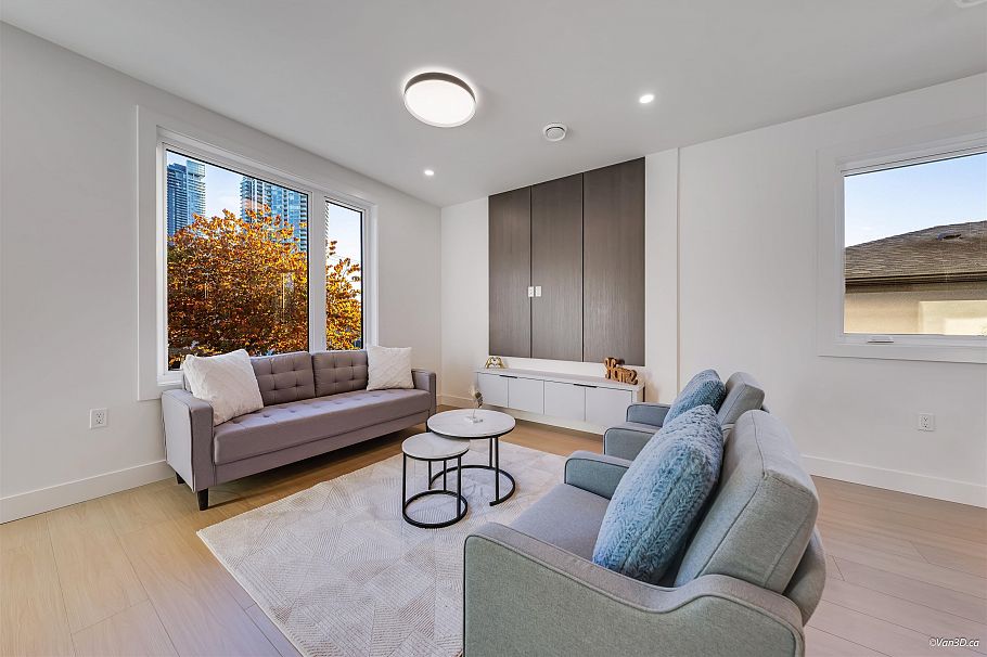 2 4211 Graveley Street Burnaby, BC - 3