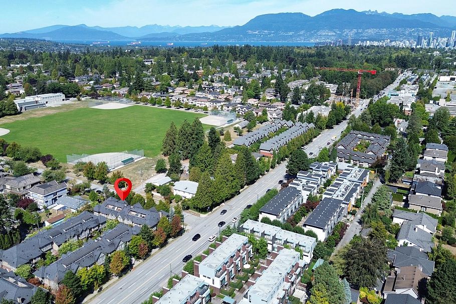 1016 W 45th Avenue Vancouver, BC - 9