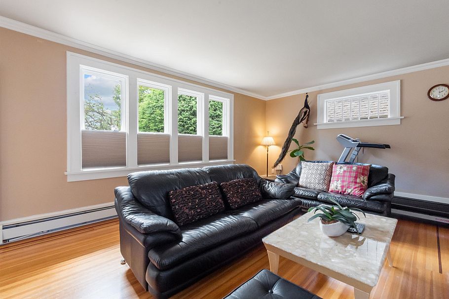 1945 W 45th Avenue Vancouver, BC - 3