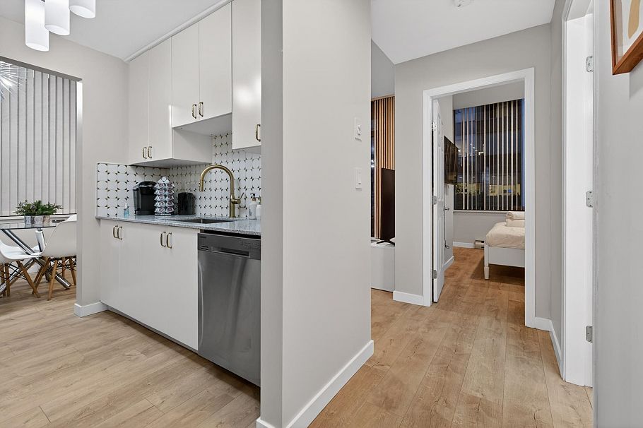 311 1010 Howe Street Vancouver, BC - 17