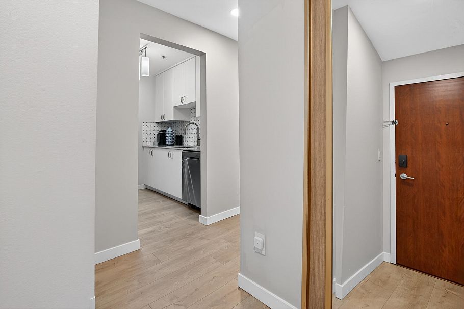 311 1010 Howe Street Vancouver, BC - 23