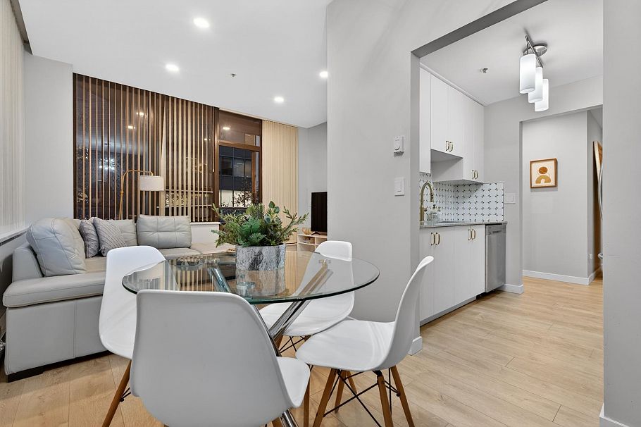 311 1010 Howe Street Vancouver, BC - 9