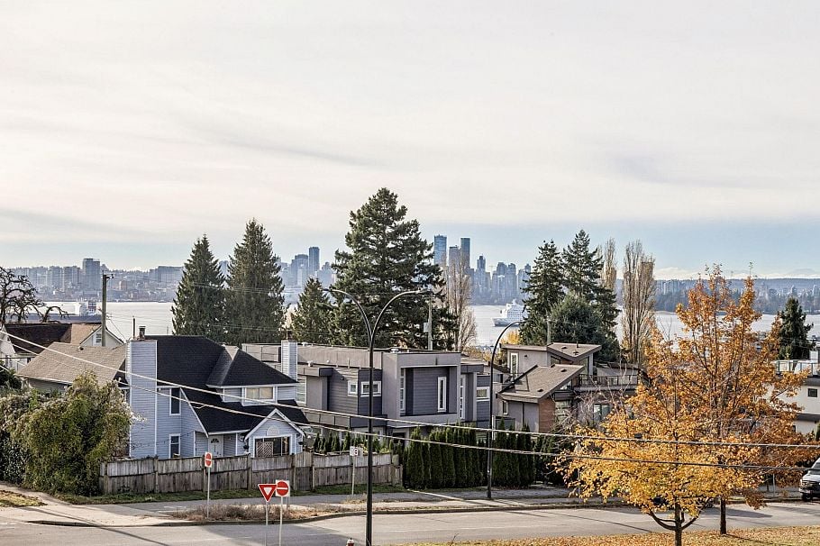 366 W Keith Road North Vancouver, BC - 25