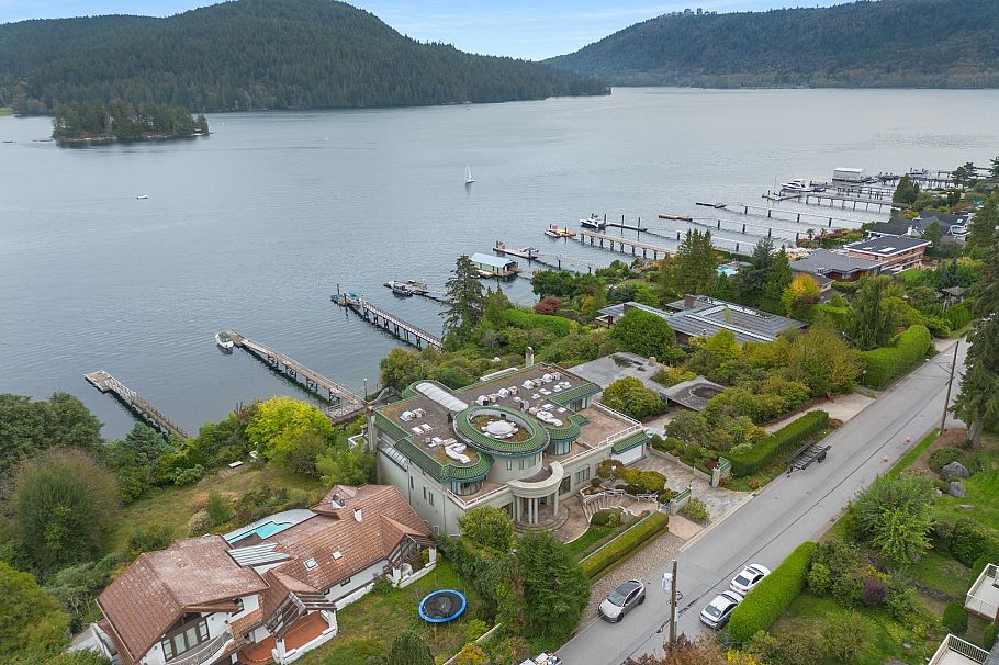 828 Beachview Drive North Vancouver, BC - 39