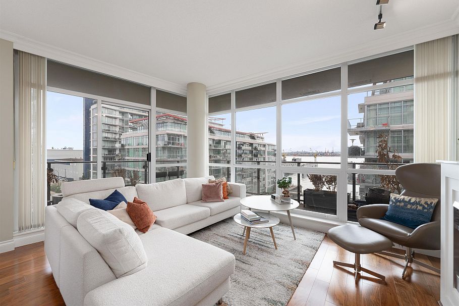 804 162 Victory Ship Way North Vancouver, BC - 2