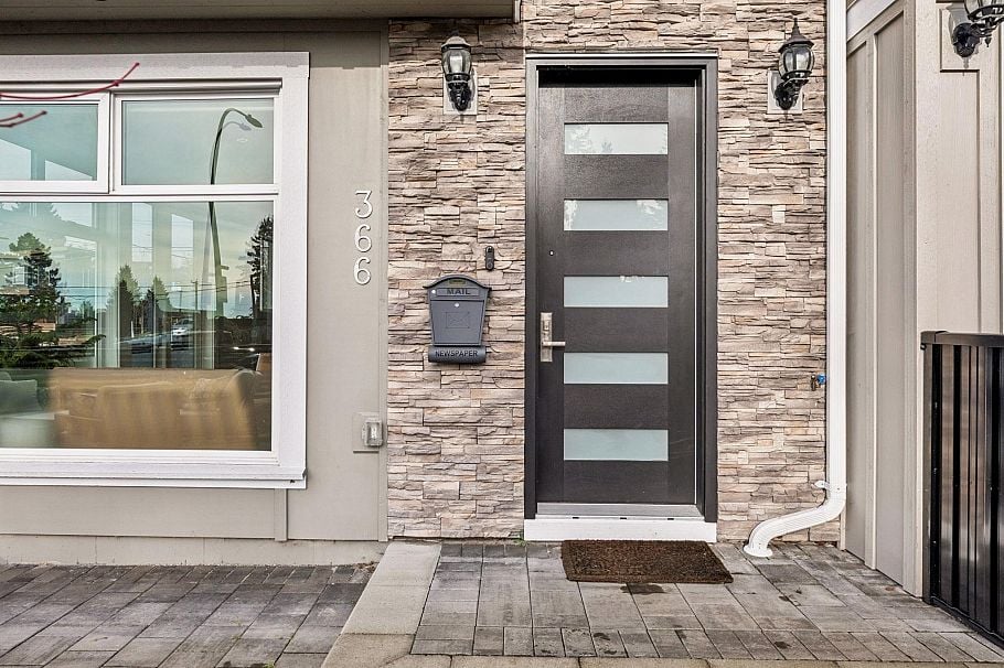 366 W Keith Road North Vancouver, BC - 2