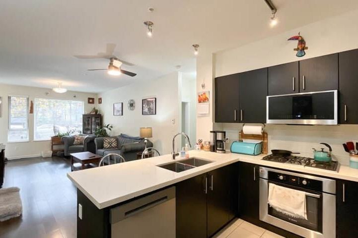 111 3163 Riverwalk Avenue Vancouver, BC - 9