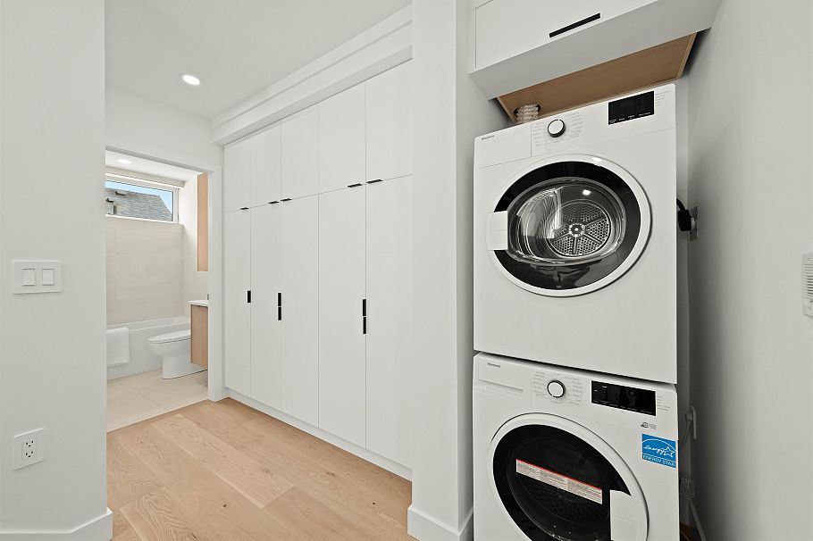 2412 Victoria Drive Vancouver, BC - 10