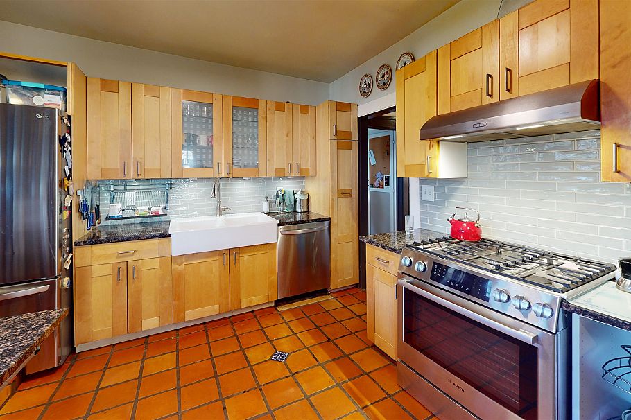 2340 Victoria Drive Vancouver, BC - 7