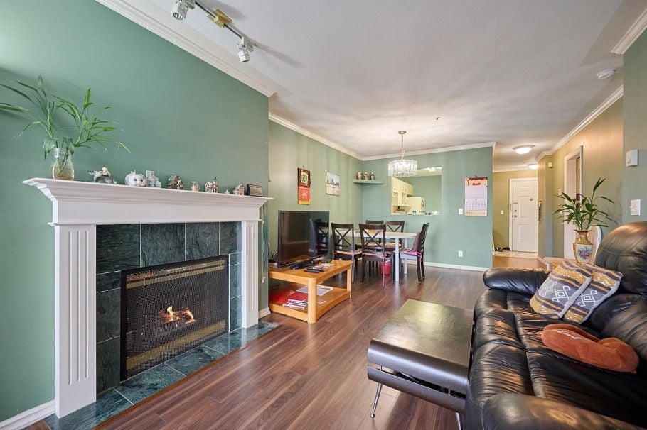 406 1958 E 47th Avenue Vancouver, BC - 4