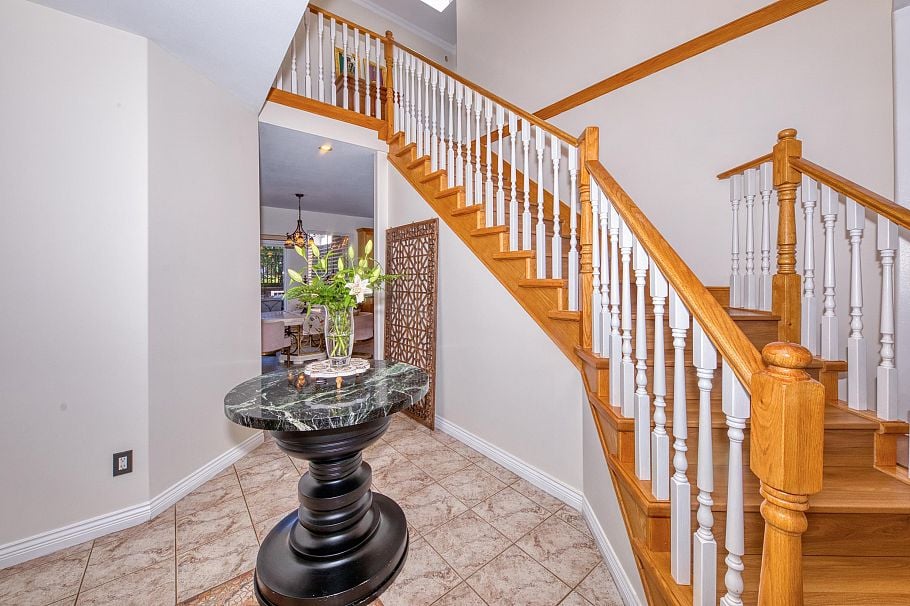 826 E 13th Street North Vancouver, BC - 18