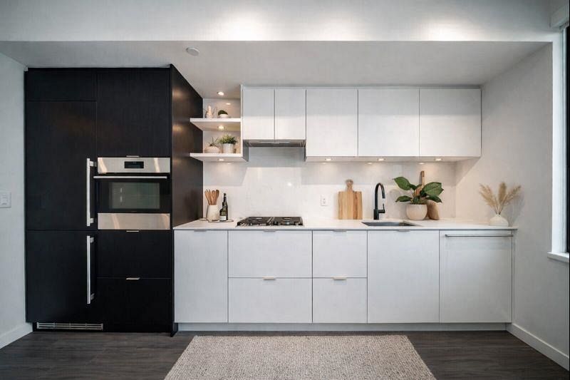 512 210 E 5th Avenue Vancouver, BC - 3