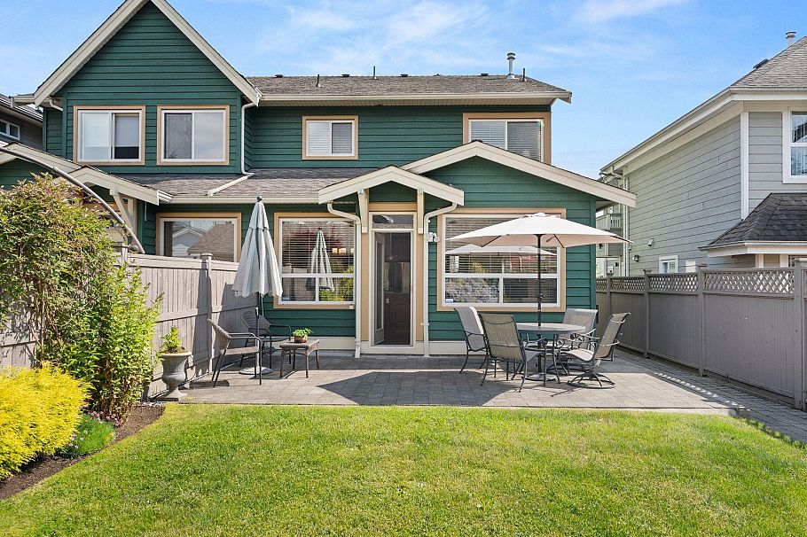 336 E 12th Street North Vancouver, BC - 37