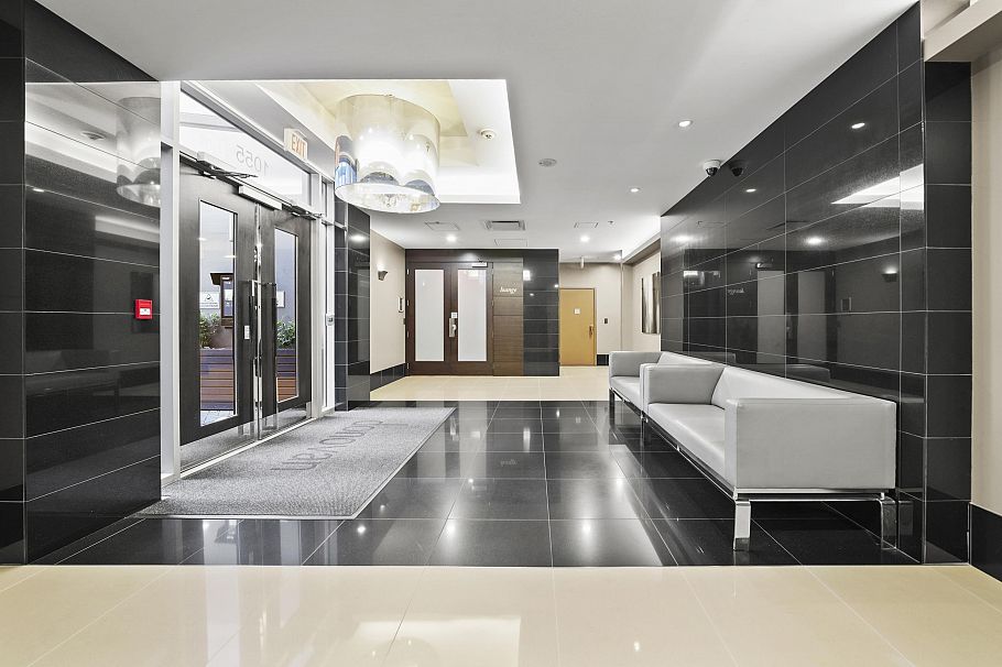 301 1055 Richards Street Vancouver, BC - 22