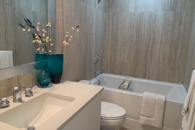 203 185 Victory Ship Way North Vancouver, BC - 6